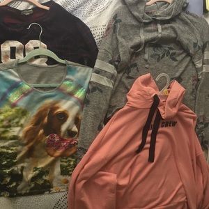 I’m selling kid clothes your girls will love 🦋💋